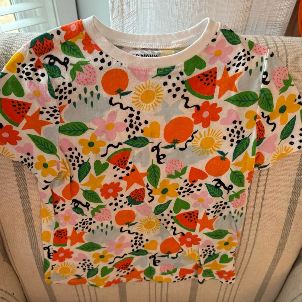 Girls Graphic Tee Bundle - 3 short sleeve shirts 5T - Picture 4 of 7